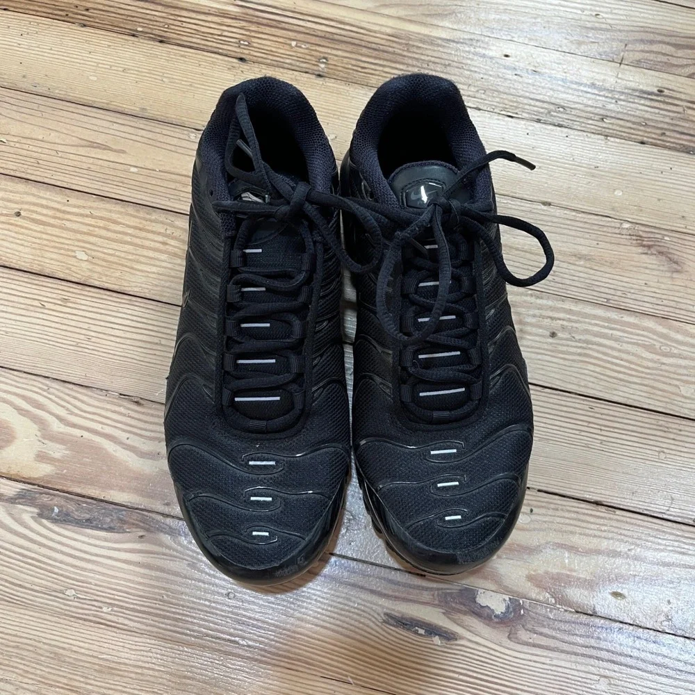 Nike Air Max Plus TN Triple Black Sneakers 604133-050 youth 6.5 Running Shoes